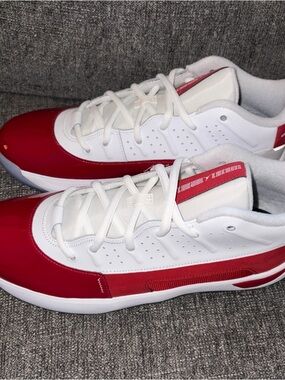 New Air Jordan Aura 7 Men's Low-Top Athletic Shoes in White & Gym Red Size:11